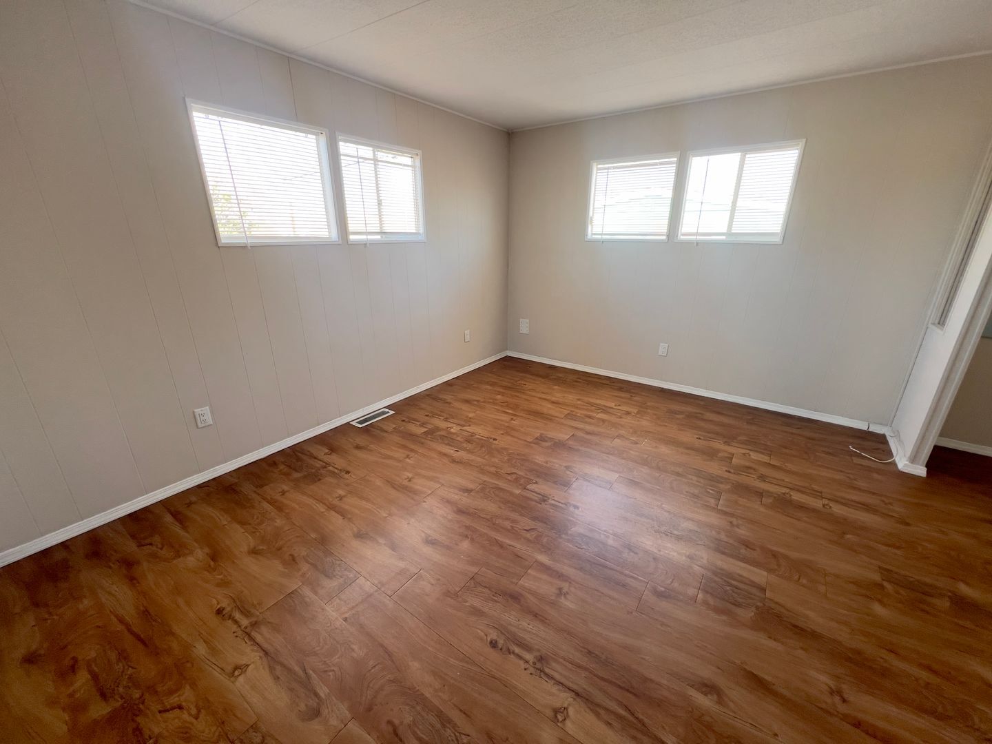 6060 Yellowstone Ave - Las Vegas - Nevada - 3 bed, 2 bath rental property