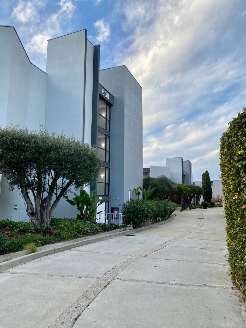 610 The Village Unit 103 - Redondo Beach - California - 1 bed, 1 bath rental property