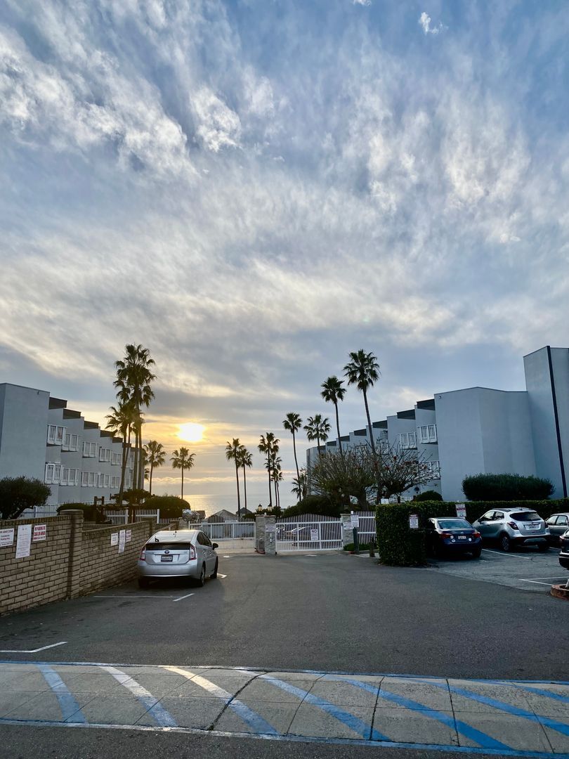 610 The Village Unit 103 - Redondo Beach - California - 1 bed, 1 bath rental property