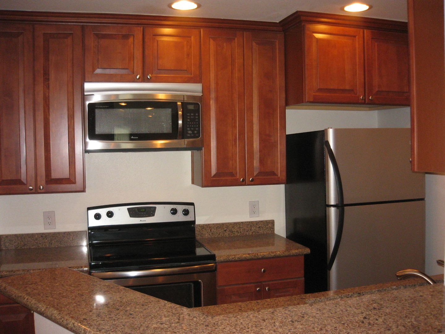 610 The Village Unit 103 - Redondo Beach - California - 1 bed, 1 bath rental property