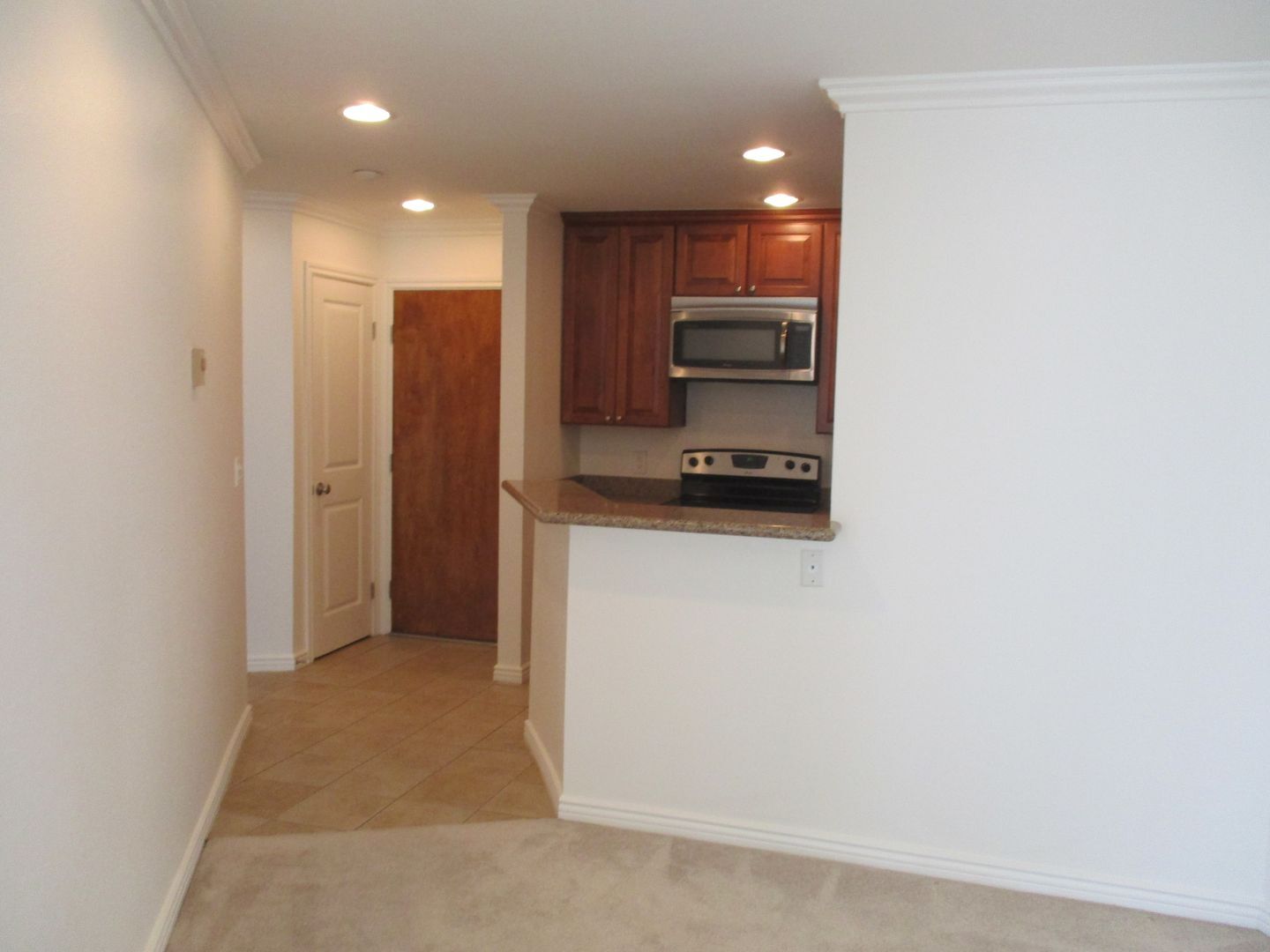 610 The Village Unit 103 - Redondo Beach - California - 1 bed, 1 bath rental property