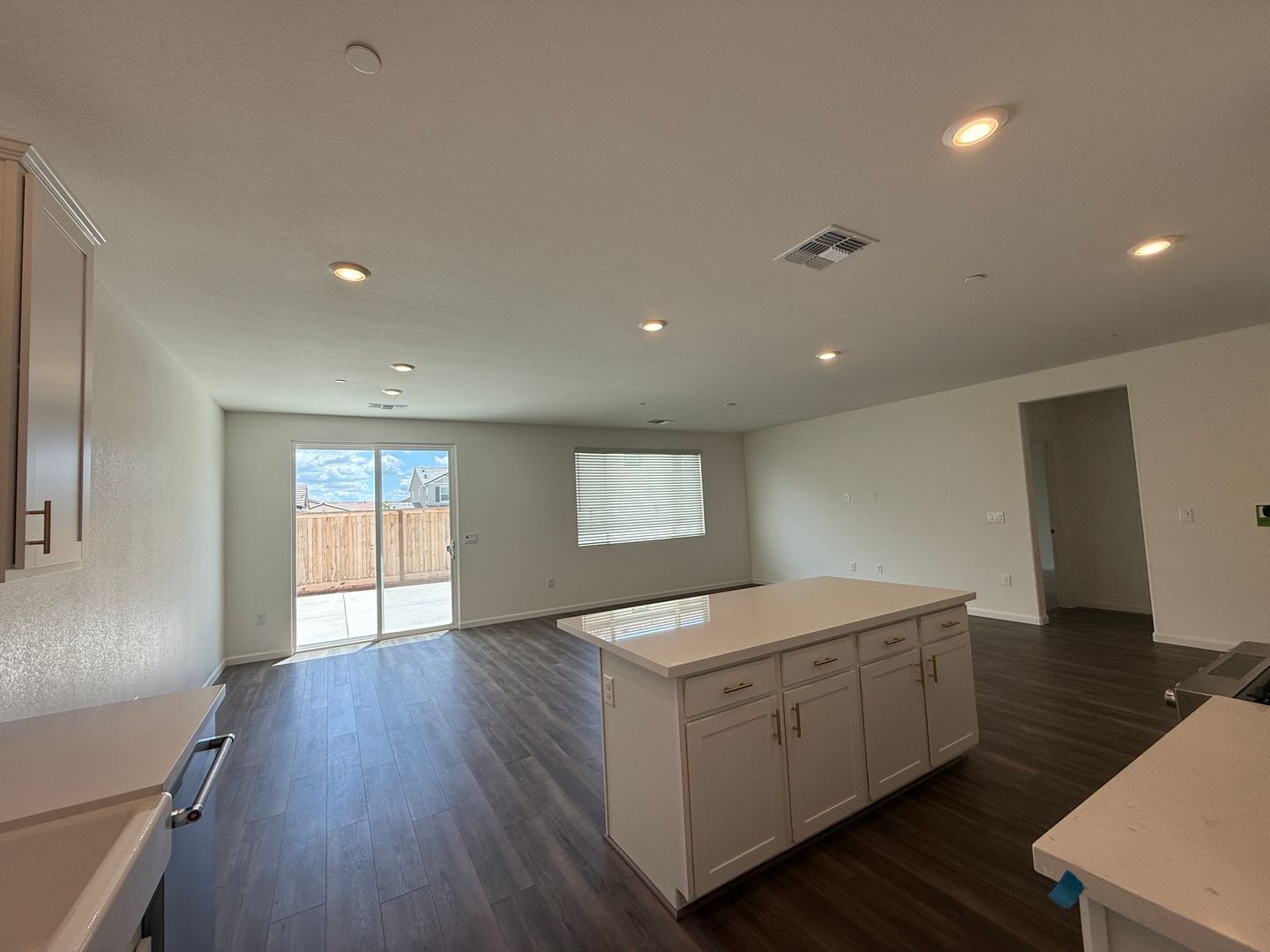 632 Rock Crest Ave. - Madera - California - 3 bed, 2 bath rental property