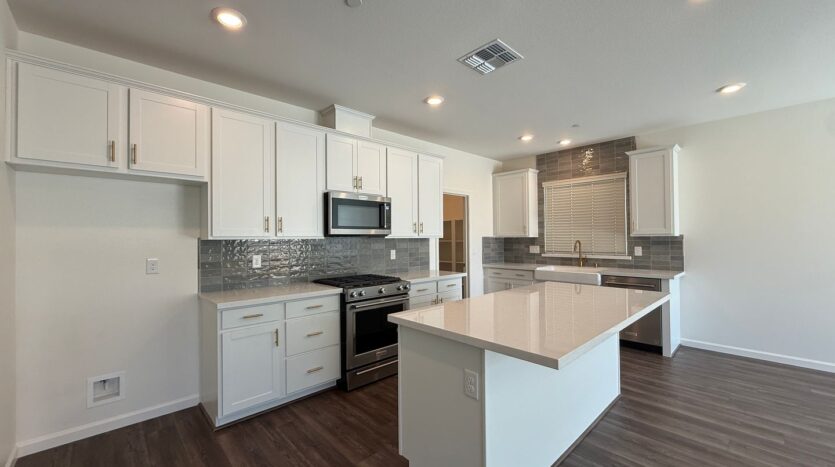 632 Rock Crest Ave. - Madera - California - 3 bed, 2 bath rental property
