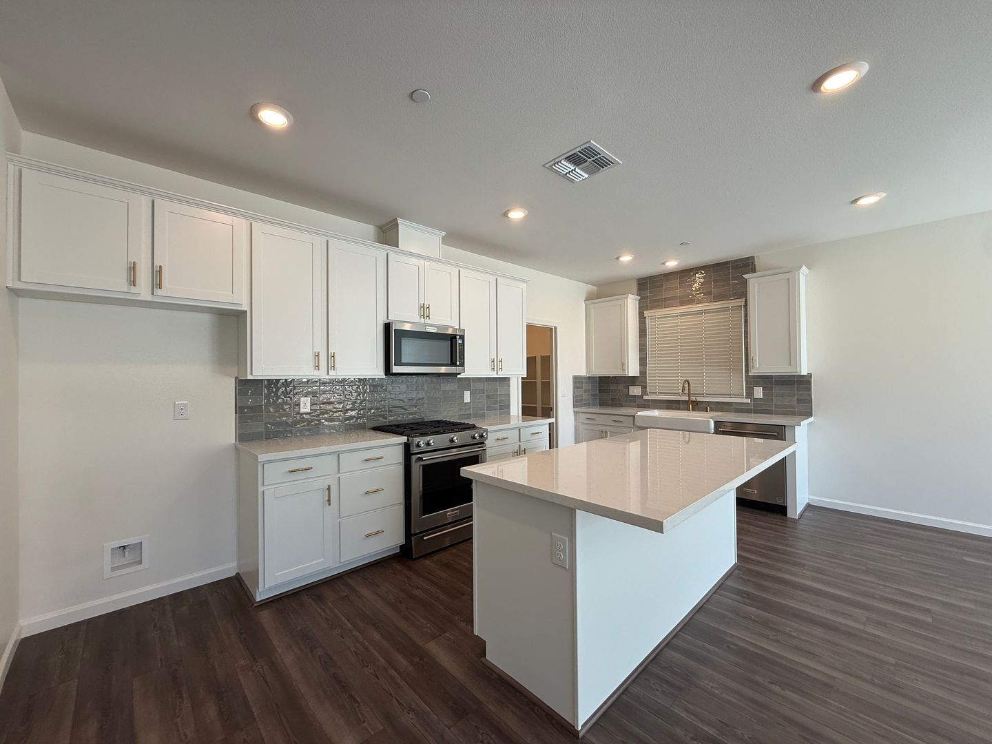 632 Rock Crest Ave. - Madera - California - 3 bed, 2 bath rental property