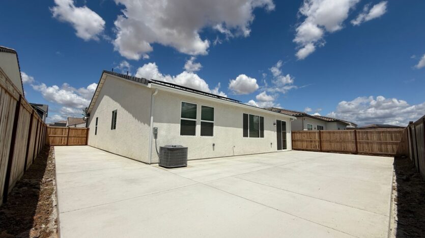 632 Rock Crest Ave. - Madera - California - 3 bed, 2 bath rental property