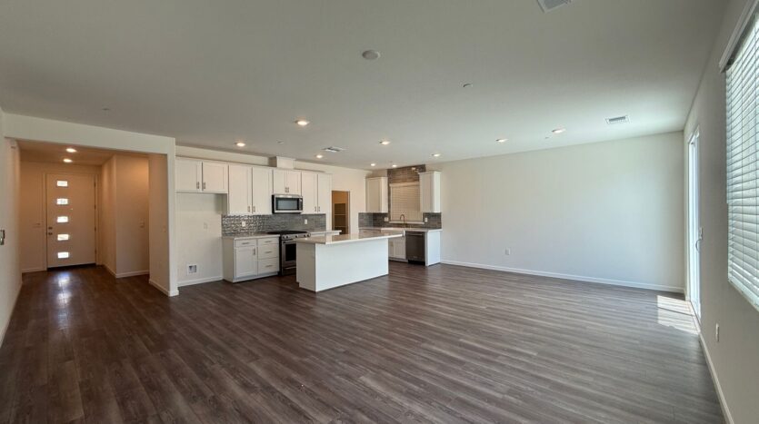 632 Rock Crest Ave. - Madera - California - 3 bed, 2 bath rental property