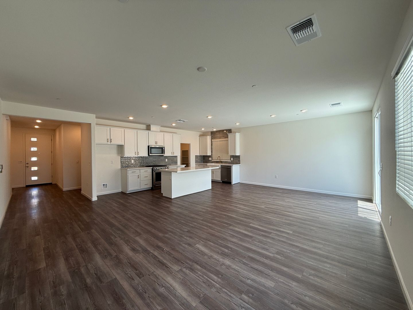 632 Rock Crest Ave. - Madera - California - 3 bed, 2 bath rental property