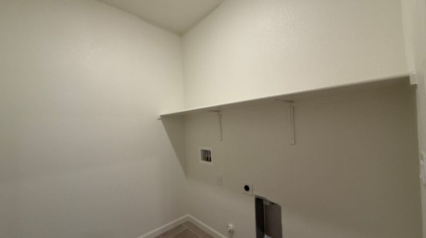 632 Rock Crest Ave. - Madera - California - 3 bed, 2 bath rental property