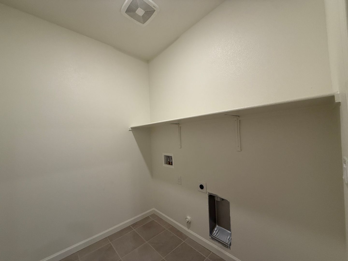 632 Rock Crest Ave. - Madera - California - 3 bed, 2 bath rental property