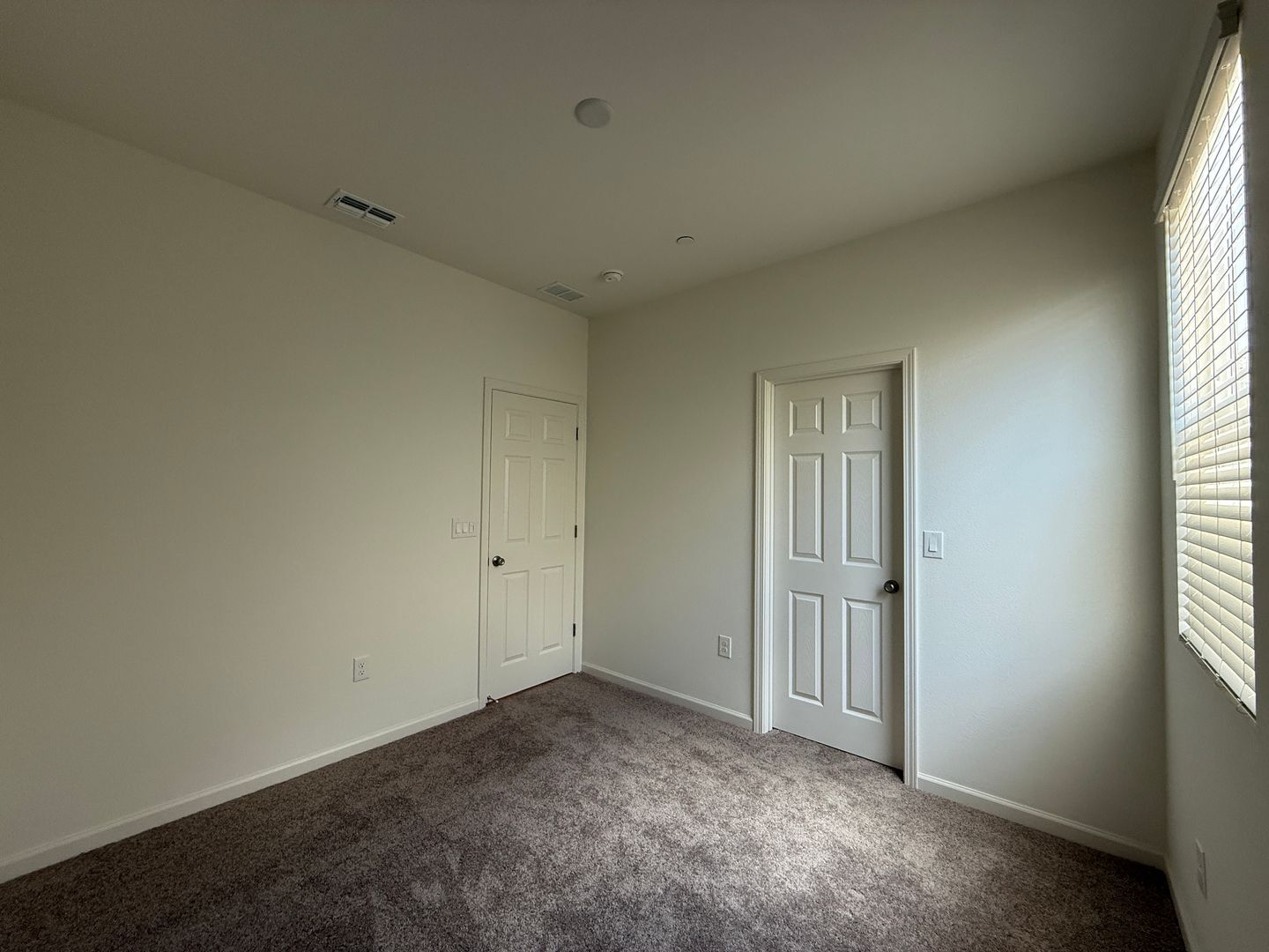 632 Rock Crest Ave. - Madera - California - 3 bed, 2 bath rental property