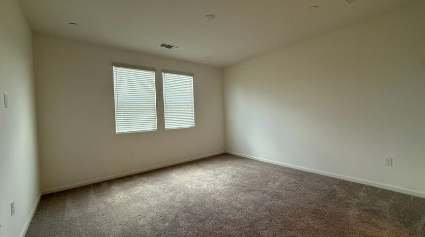 632 Rock Crest Ave. - Madera - California - 3 bed, 2 bath rental property