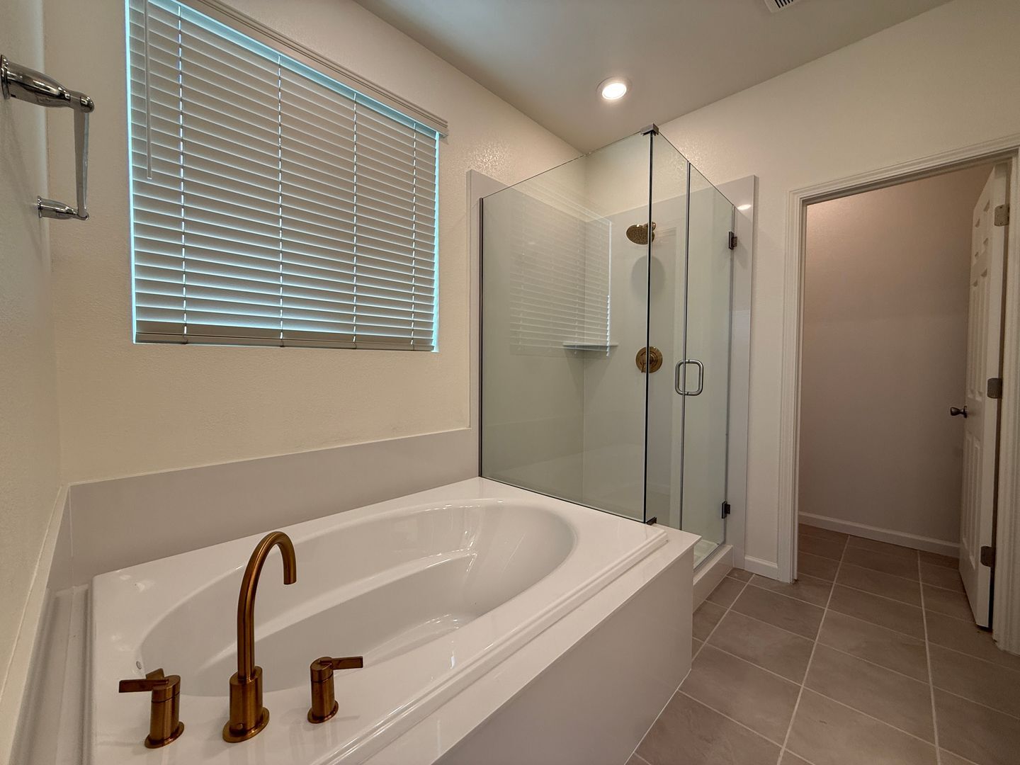 632 Rock Crest Ave. - Madera - California - 3 bed, 2 bath rental property