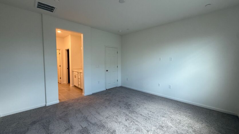 632 Rock Crest Ave. - Madera - California - 3 bed, 2 bath rental property