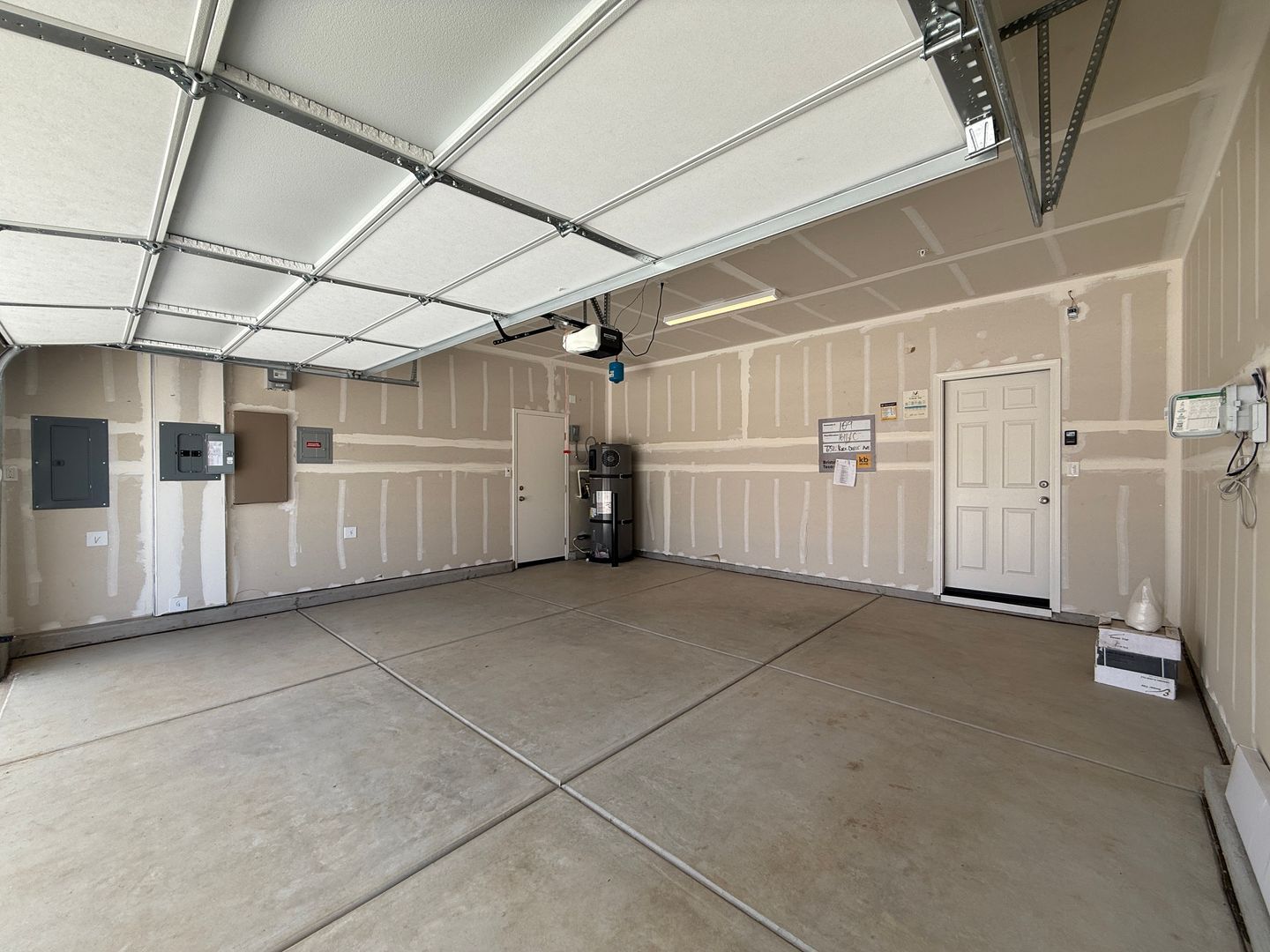 632 Rock Crest Ave. - Madera - California - 3 bed, 2 bath rental property