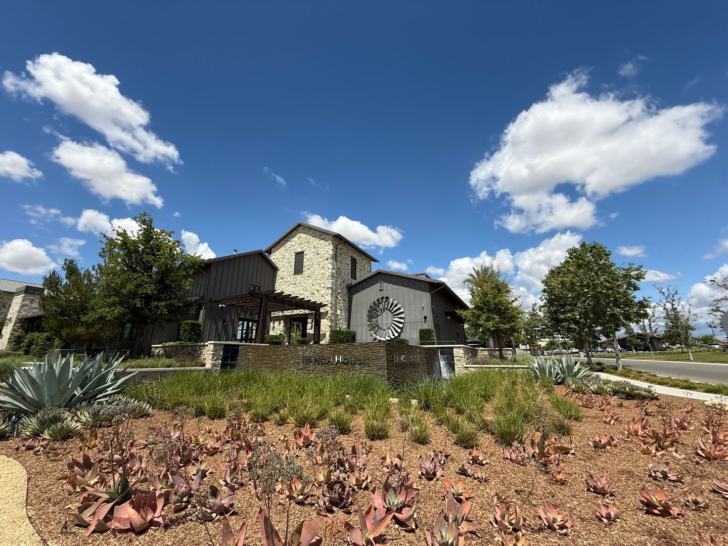 632 Rock Crest Ave. - Madera - California - 3 bed, 2 bath rental property