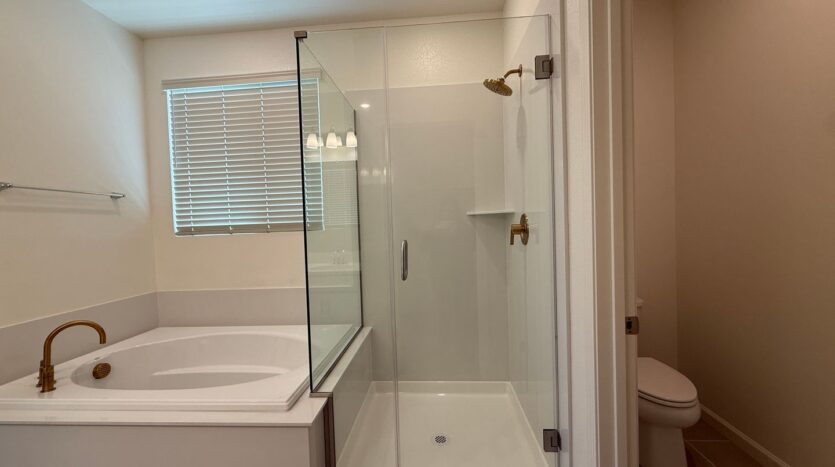 632 Rock Crest Ave. - Madera - California - 3 bed, 2 bath rental property