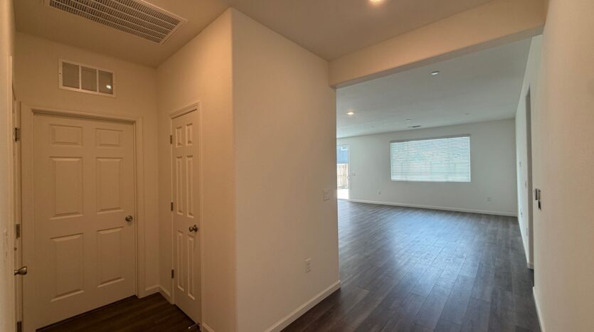 632 Rock Crest Ave. - Madera - California - 3 bed, 2 bath rental property