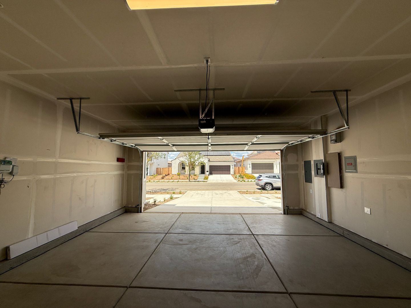 632 Rock Crest Ave. - Madera - California - 3 bed, 2 bath rental property