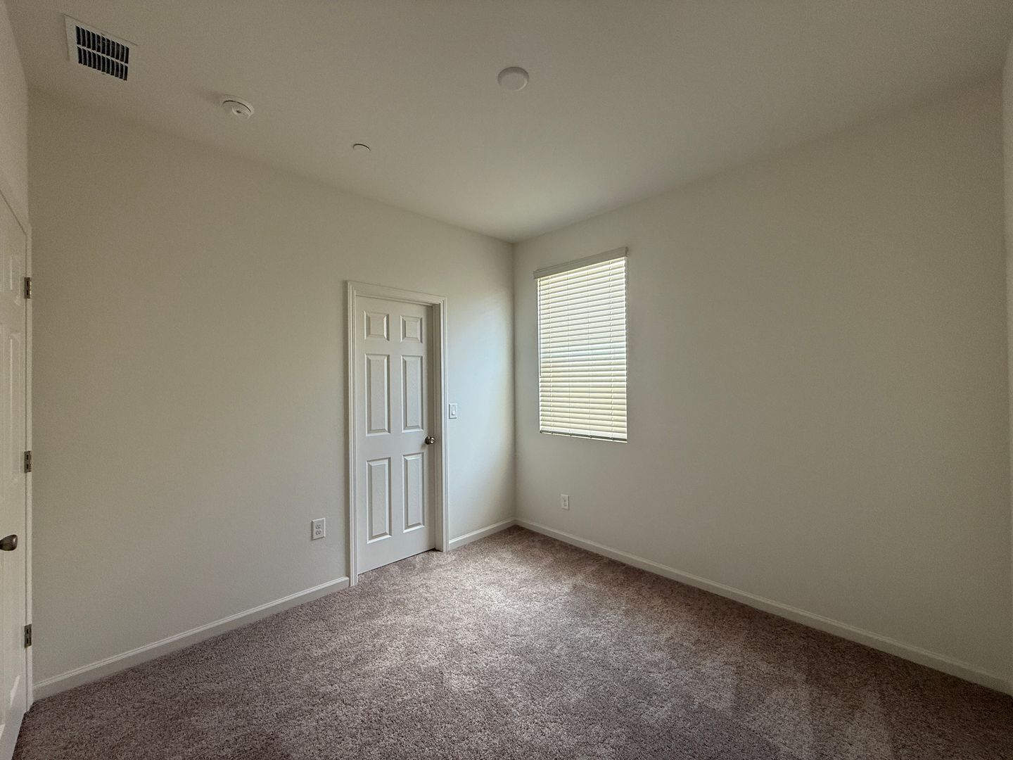 632 Rock Crest Ave. - Madera - California - 3 bed, 2 bath rental property