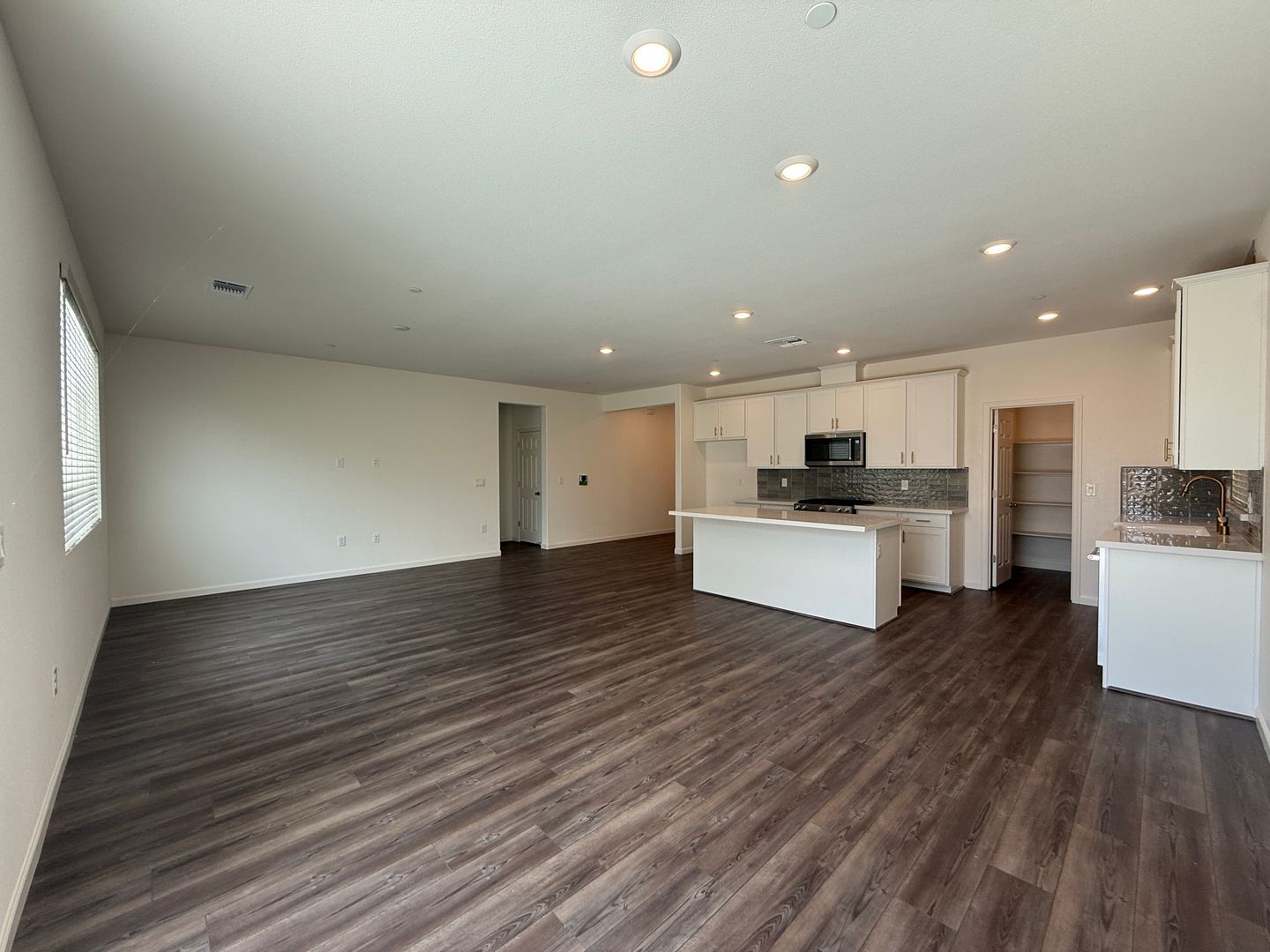 632 Rock Crest Ave. - Madera - California - 3 bed, 2 bath rental property