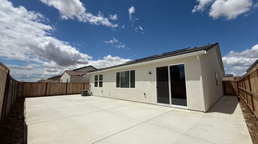 632 Rock Crest Ave. - Madera - California - 3 bed, 2 bath rental property