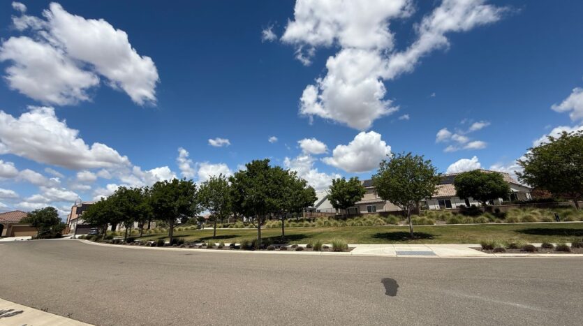 632 Rock Crest Ave. - Madera - California - 3 bed, 2 bath rental property