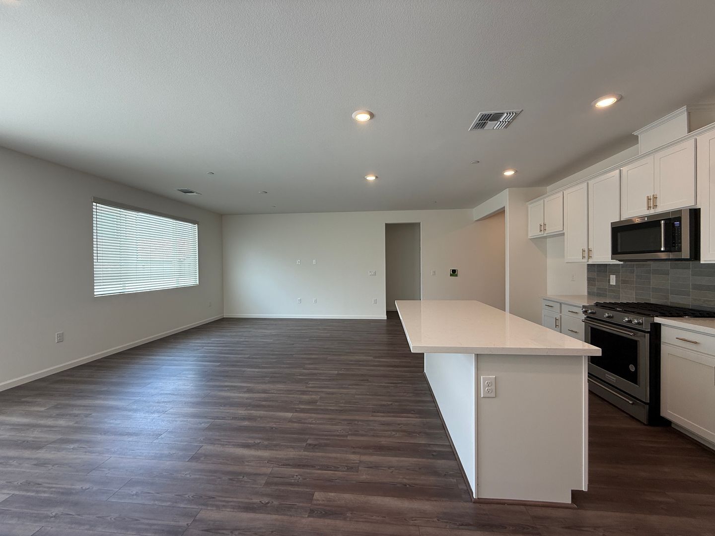 632 Rock Crest Ave. - Madera - California - 3 bed, 2 bath rental property