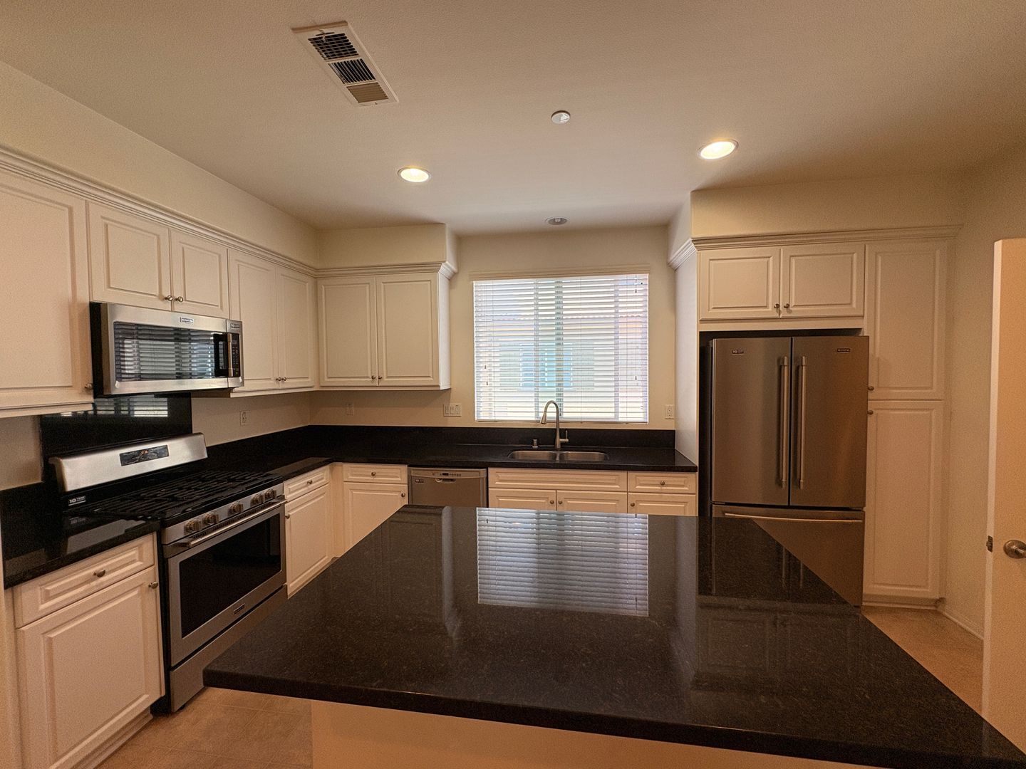 6337 Andromeda Ct - Eastvale - California - 3 bed, 4 bath rental property