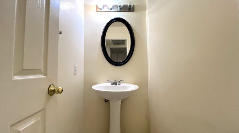 635 Shenandoah Rd - Corona - California - 4 bed, 2.5 bath rental property