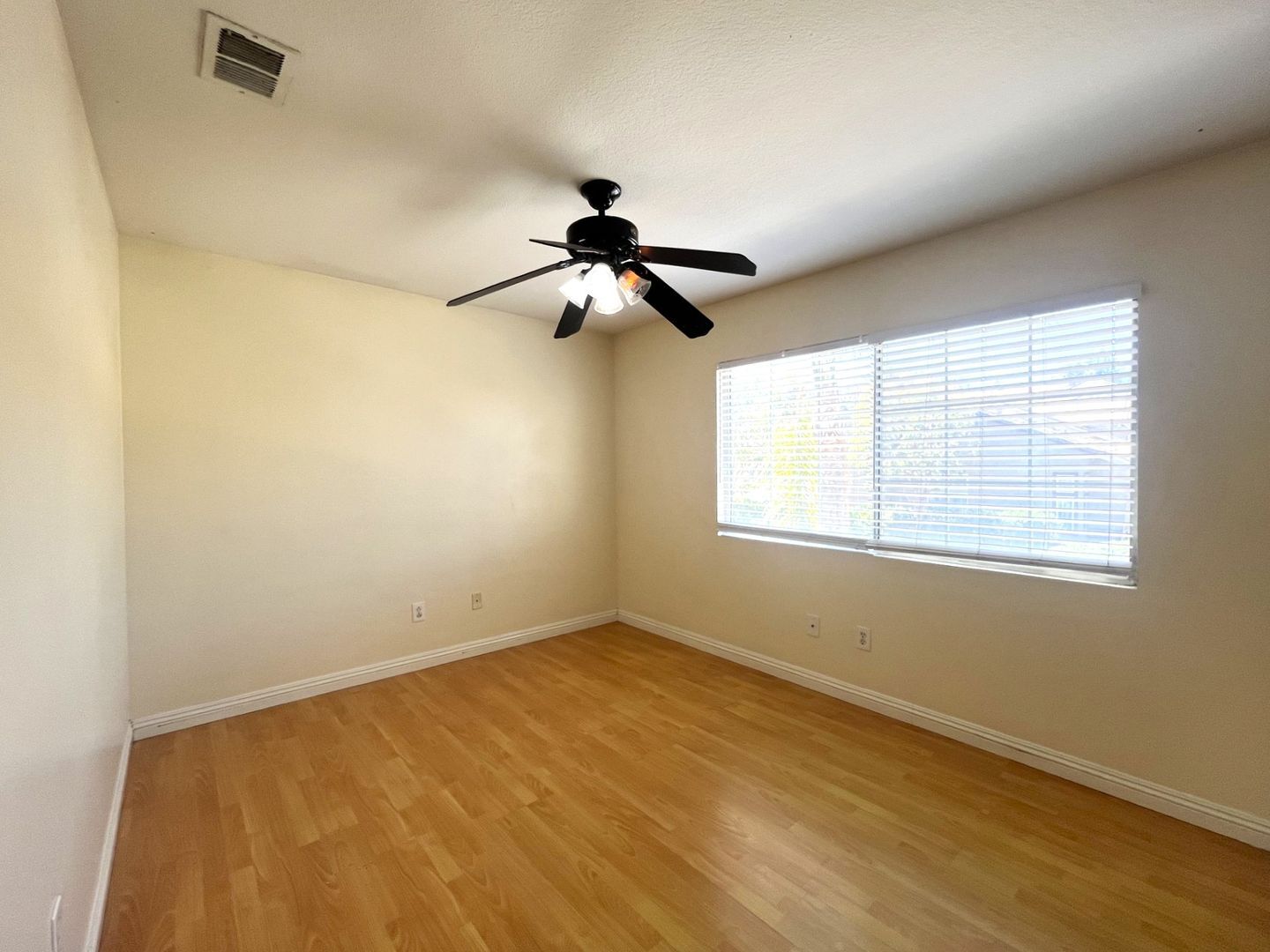 635 Shenandoah Rd - Corona - California - 4 bed, 2.5 bath rental property