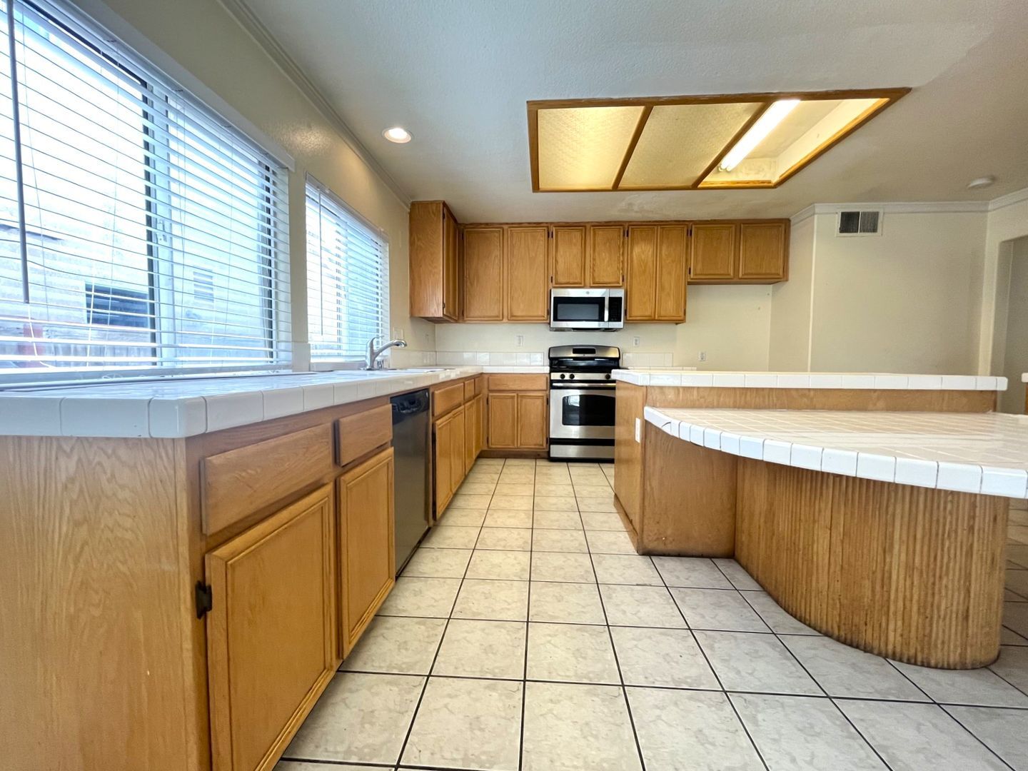 635 Shenandoah Rd - Corona - California - 4 bed, 2.5 bath rental property