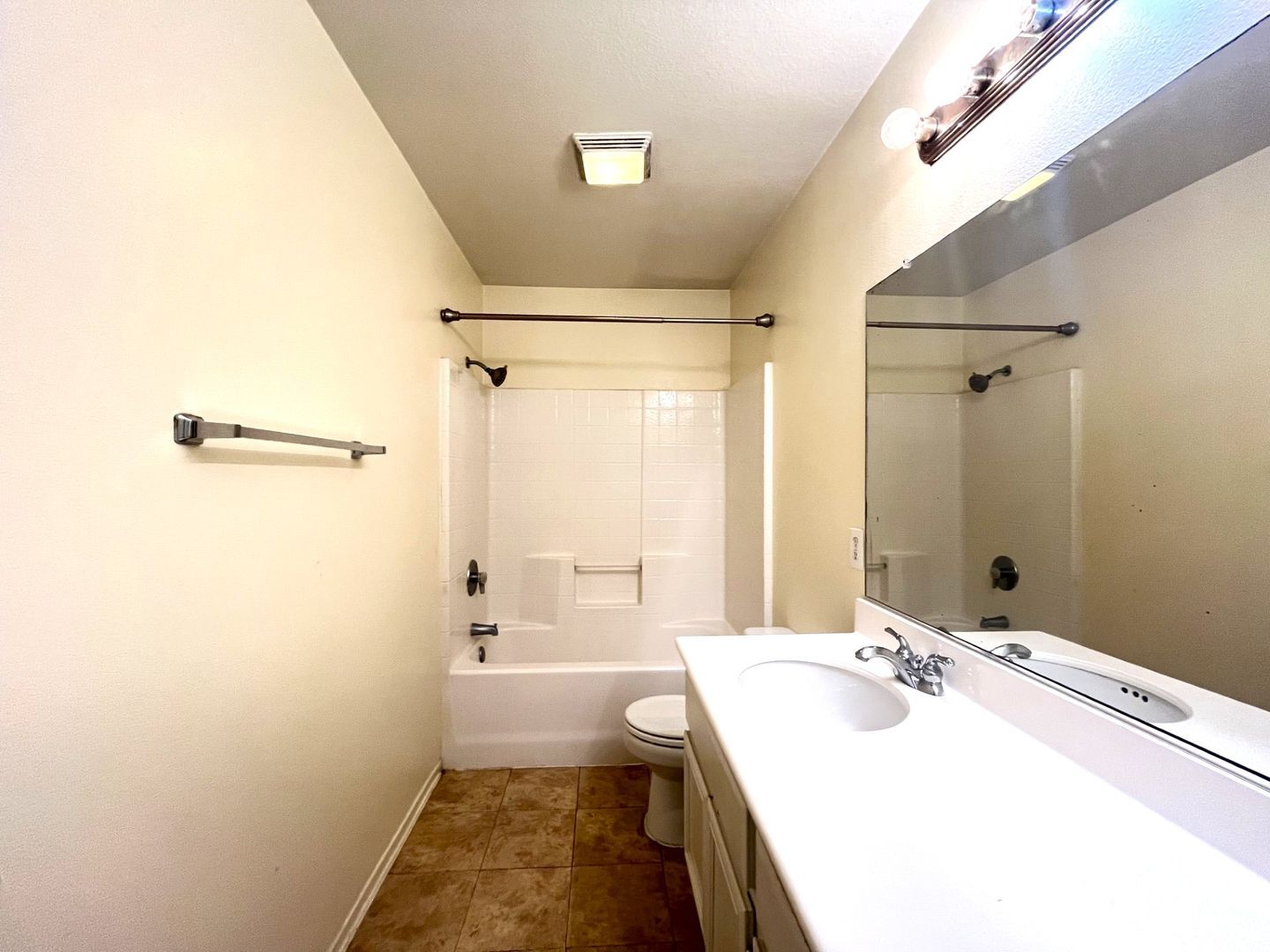 635 Shenandoah Rd - Corona - California - 4 bed, 2.5 bath rental property