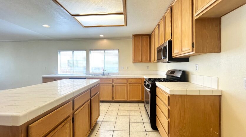 635 Shenandoah Rd - Corona - California - 4 bed, 2.5 bath rental property