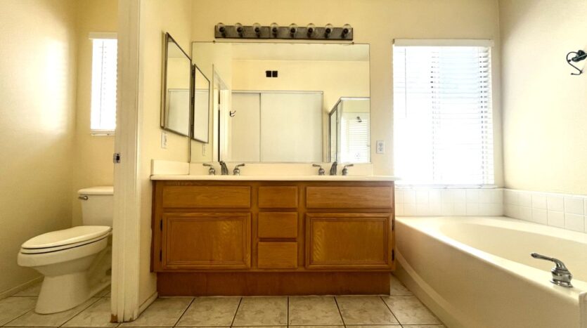 635 Shenandoah Rd - Corona - California - 4 bed, 2.5 bath rental property