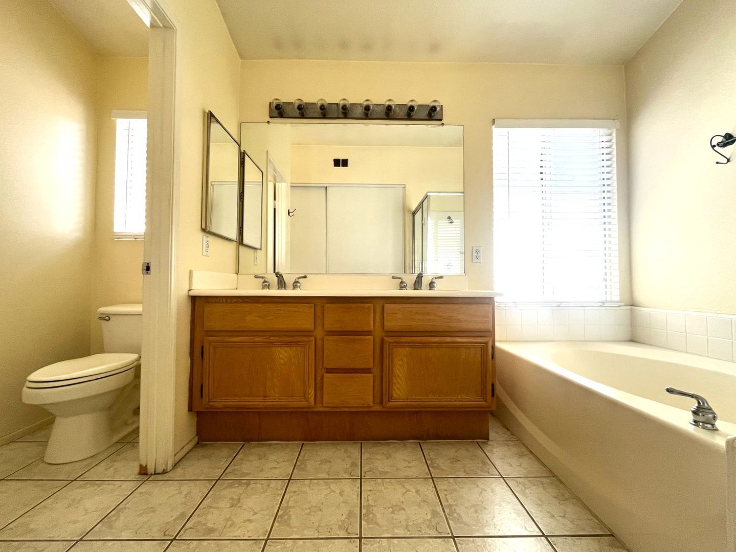 635 Shenandoah Rd - Corona - California - 4 bed, 2.5 bath rental property
