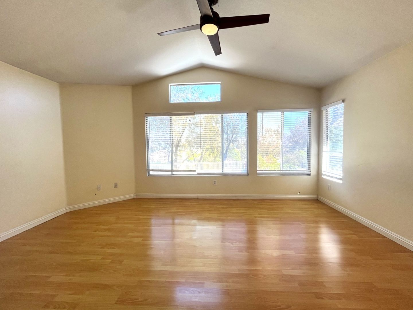 635 Shenandoah Rd - Corona - California - 4 bed, 2.5 bath rental property