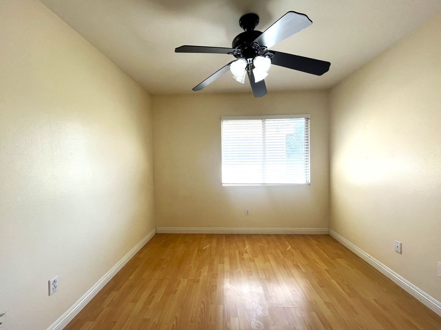 635 Shenandoah Rd - Corona - California - 4 bed, 2.5 bath rental property