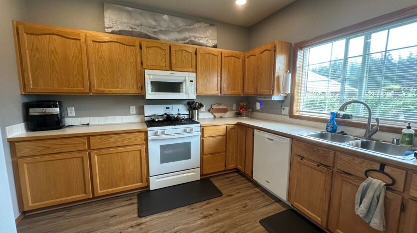 703 W. Del Ray Rd. - Lynden - Washington - 3 bed, 2.5 bath rental property