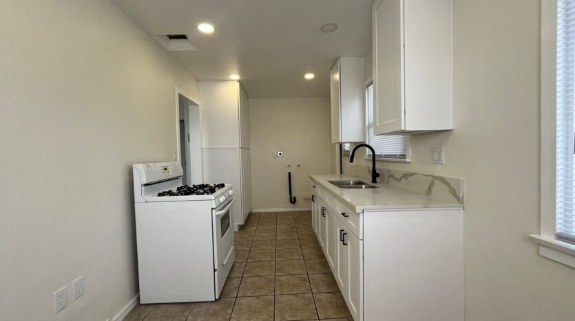 731 1/2 Vernon Dr - 731 1/2 - Upland - California - 1 bed, 1 bath rental property