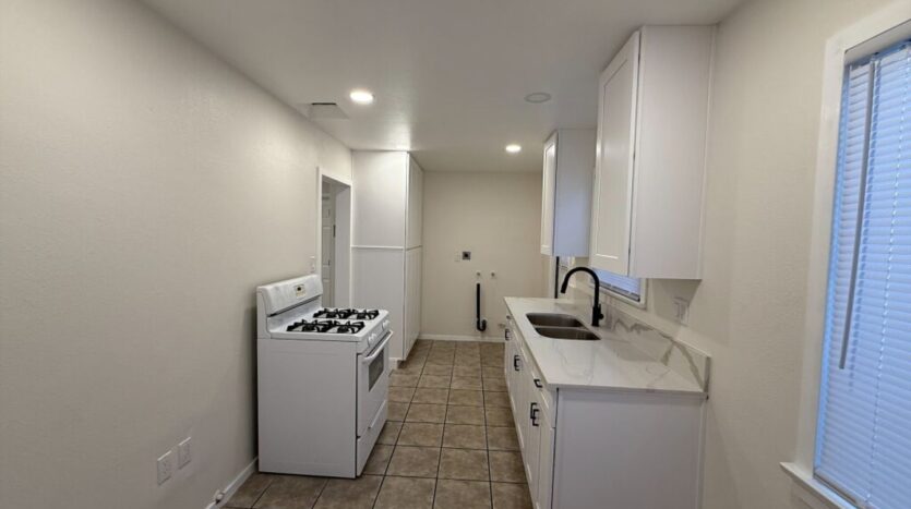 731 1/2 Vernon Dr - 731 1/2 - Upland - California - 1 bed, 1 bath rental property