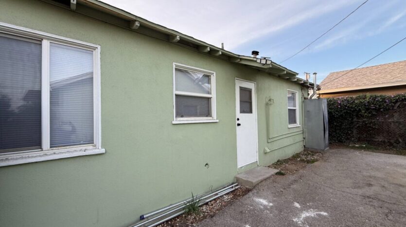 731 1/2 Vernon Dr - 731 1/2 - Upland - California - 1 bed, 1 bath rental property
