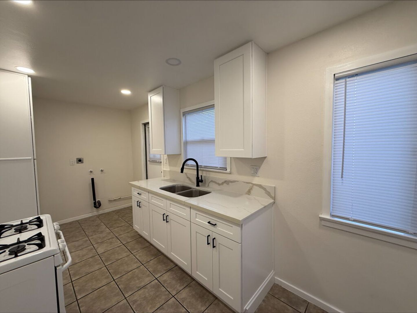 731 1/2 Vernon Dr - 731 1/2 - Upland - California - 1 bed, 1 bath rental property