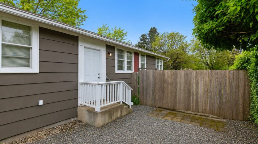 7959 SE 64th Avenue - Unit B - Portland - Oregon - 2 bed, 1 bath rental property
