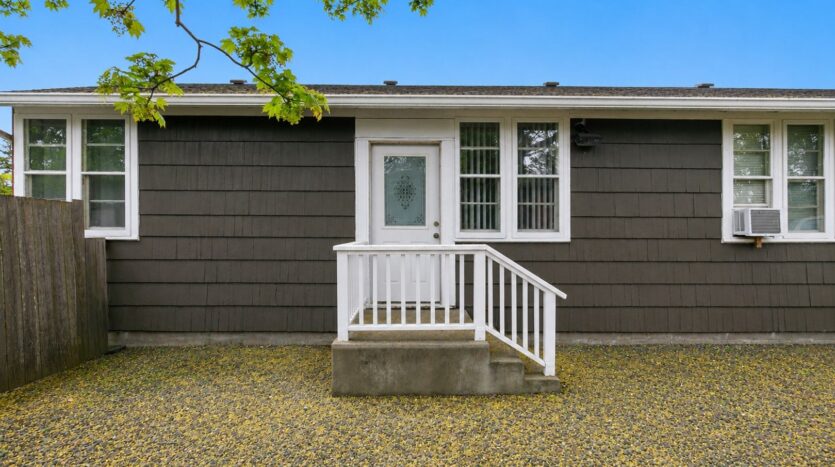 7959 SE 64th Avenue - Unit B - Portland - Oregon - 2 bed, 1 bath rental property