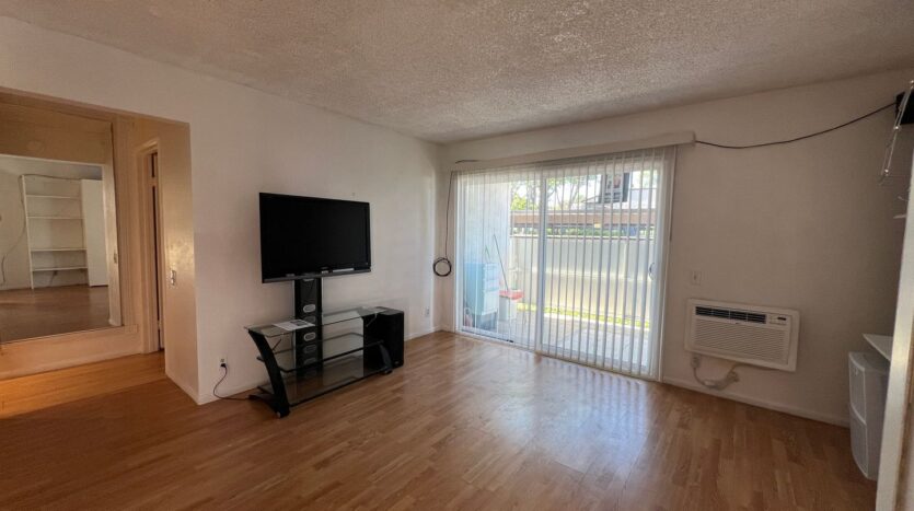 8043 Caminito De Pizza Unit B - San Diego - California - 1 bath rental property
