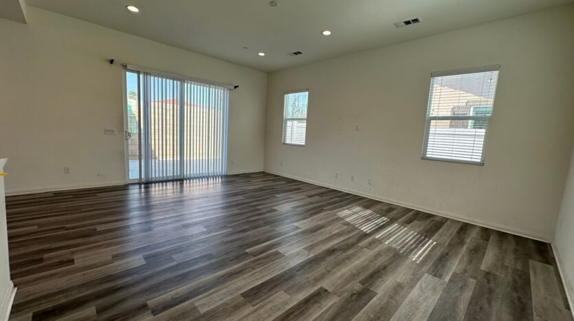826 W. Tullock Ave - Bloomington - California - 3 bed, 2.5 bath rental property