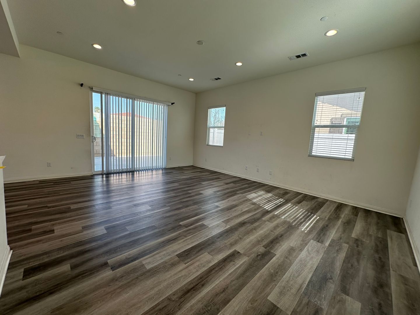 826 W. Tullock Ave - Bloomington - California - 3 bed, 2.5 bath rental property