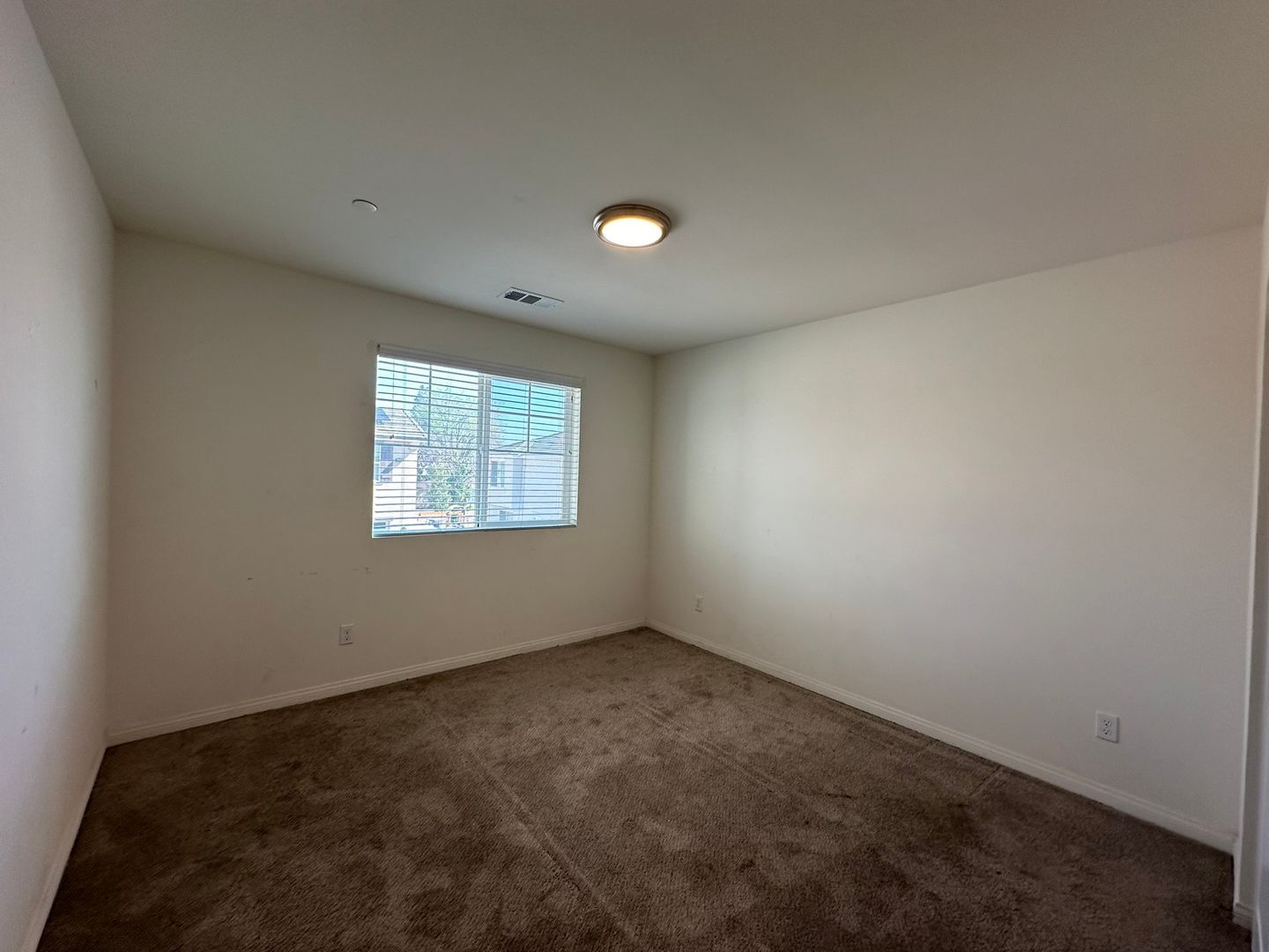 826 W. Tullock Ave - Bloomington - California - 3 bed, 2.5 bath rental property