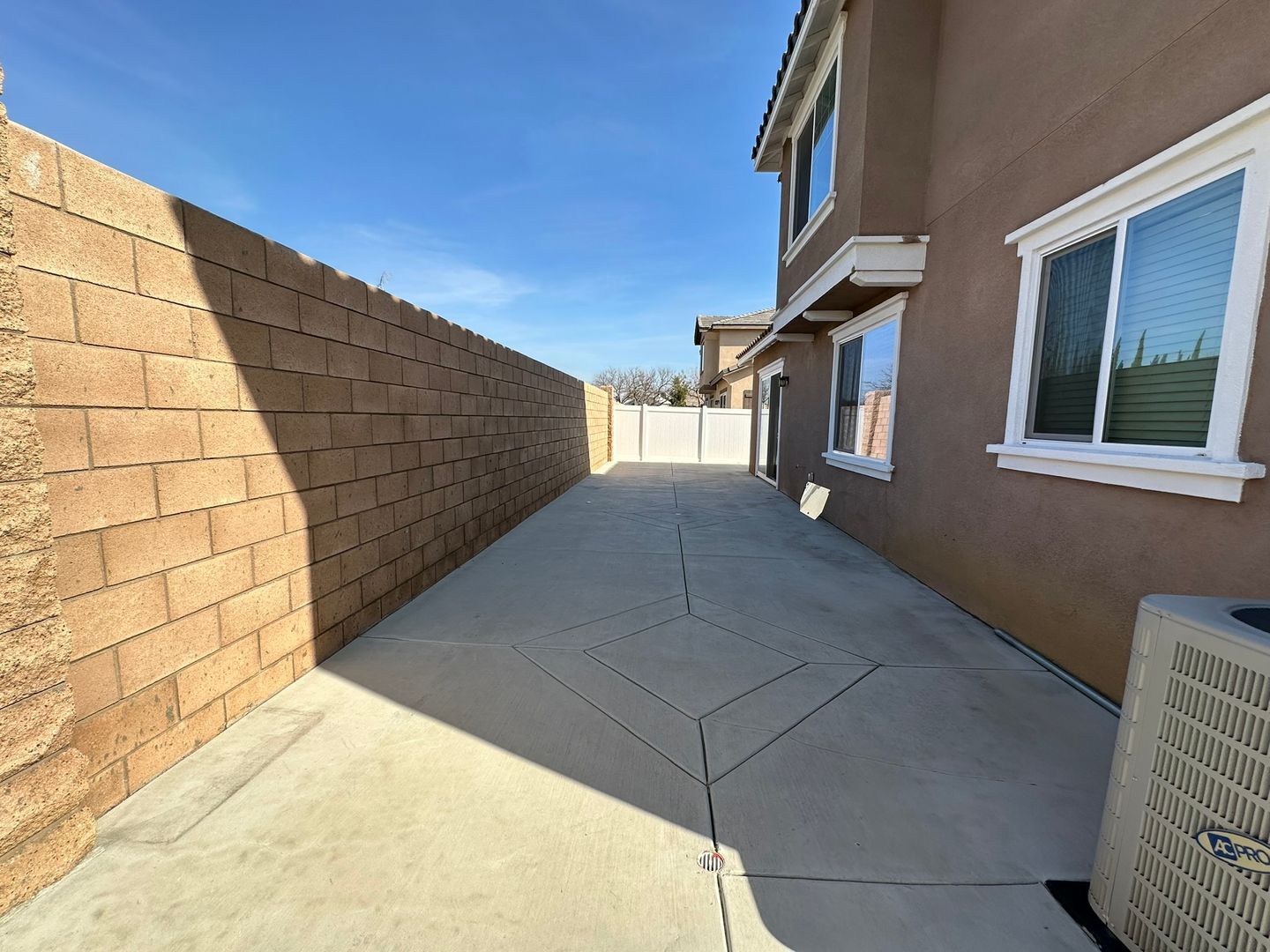826 W. Tullock Ave - Bloomington - California - 3 bed, 2.5 bath rental property