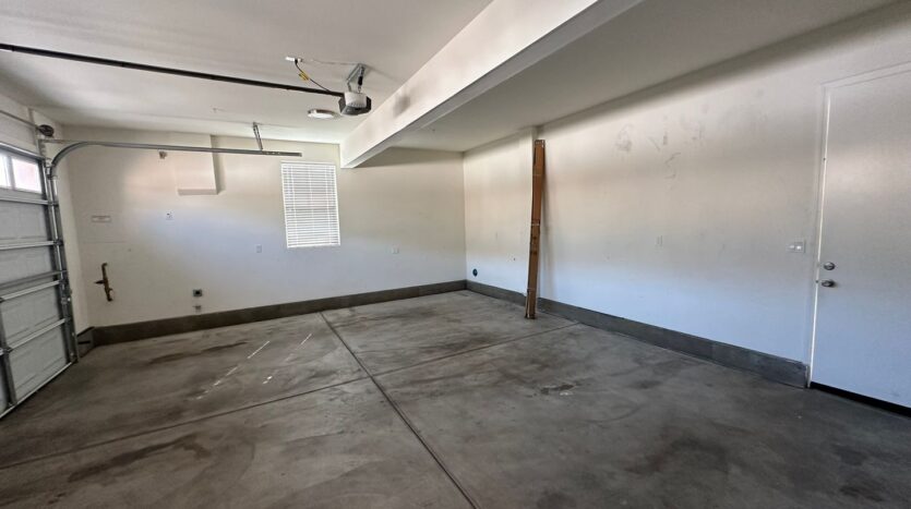826 W. Tullock Ave - Bloomington - California - 3 bed, 2.5 bath rental property